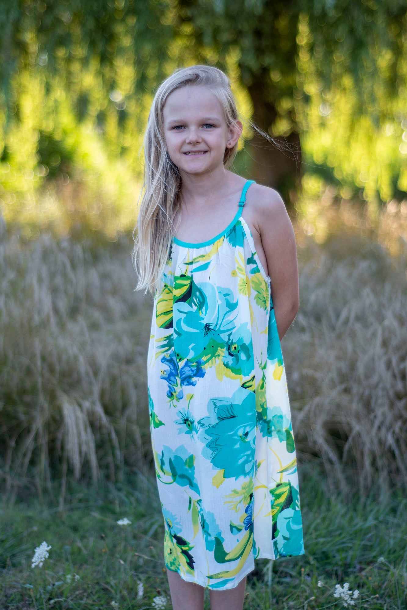 Robe fille à bretelles imprimé fleurs