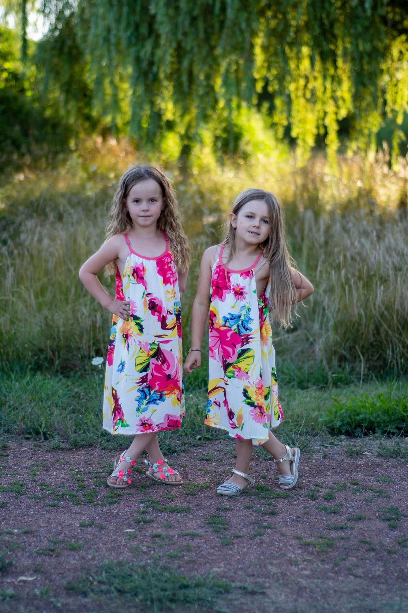 Robe fille à bretelles imprimé fleurs